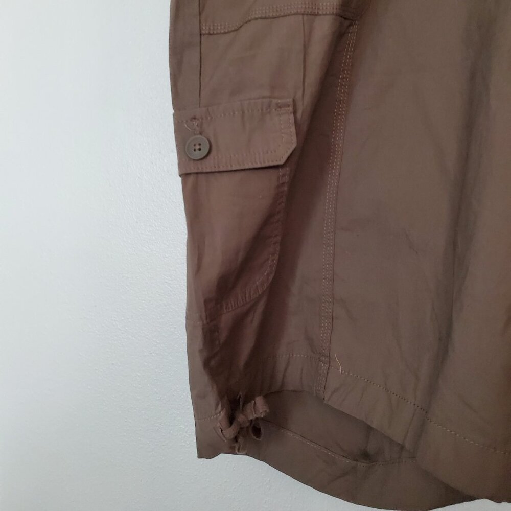 Women's Plus Size Bemuda Shorts 24W Set of 2 White A3 & Green St Johns Bay - Picture 8 of 14